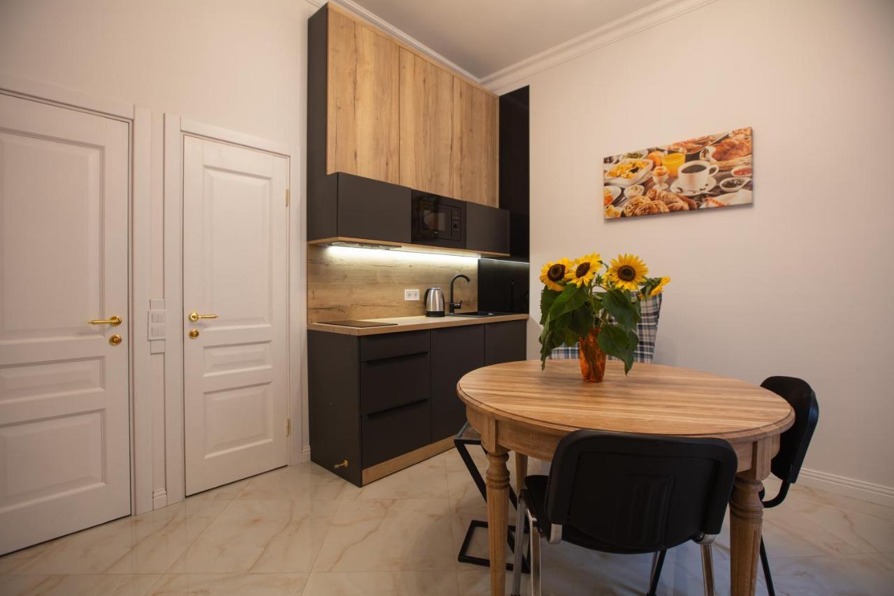 Friends House- сучасні апартаменти в центрі Львова Екстер'єр фото