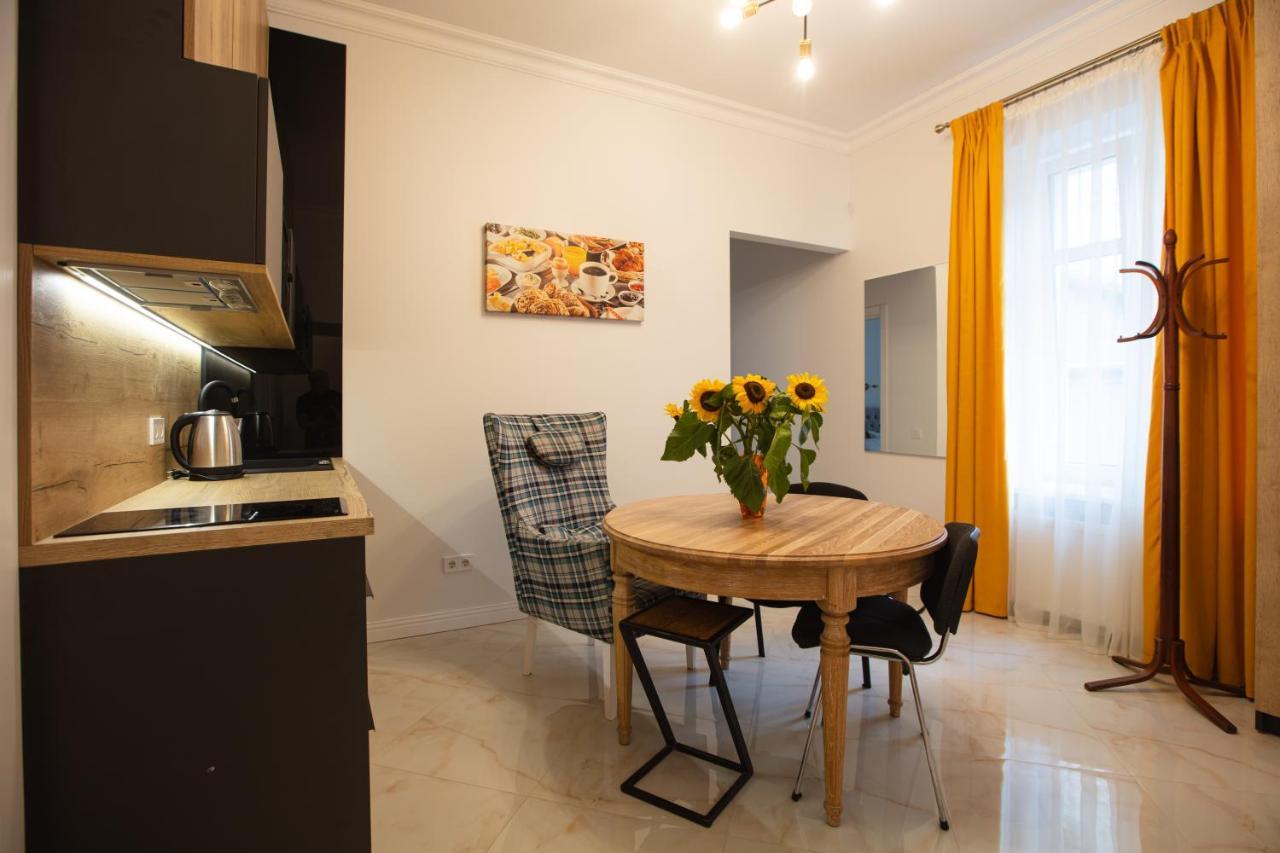 Friends House- сучасні апартаменти в центрі Львова Екстер'єр фото