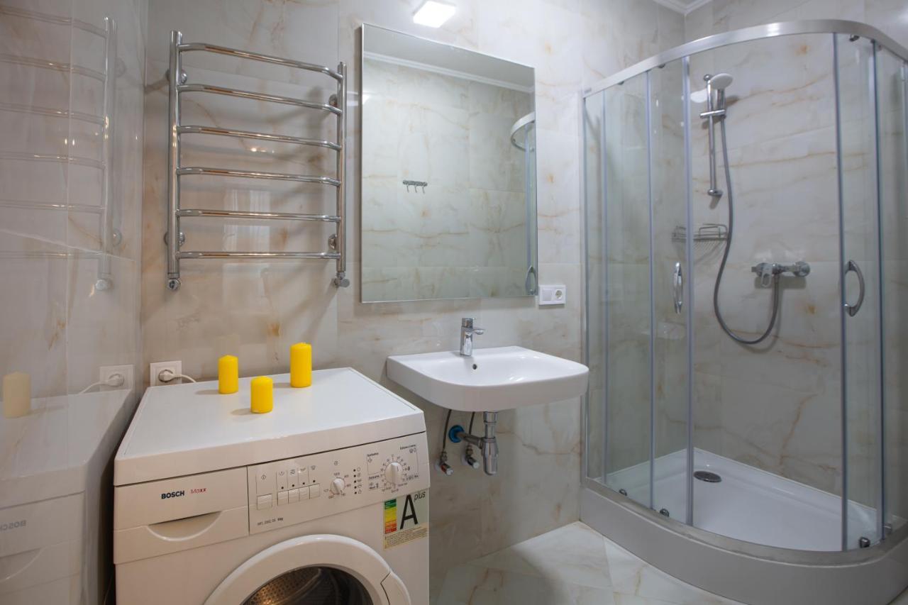 Friends House- сучасні апартаменти в центрі Львова Екстер'єр фото